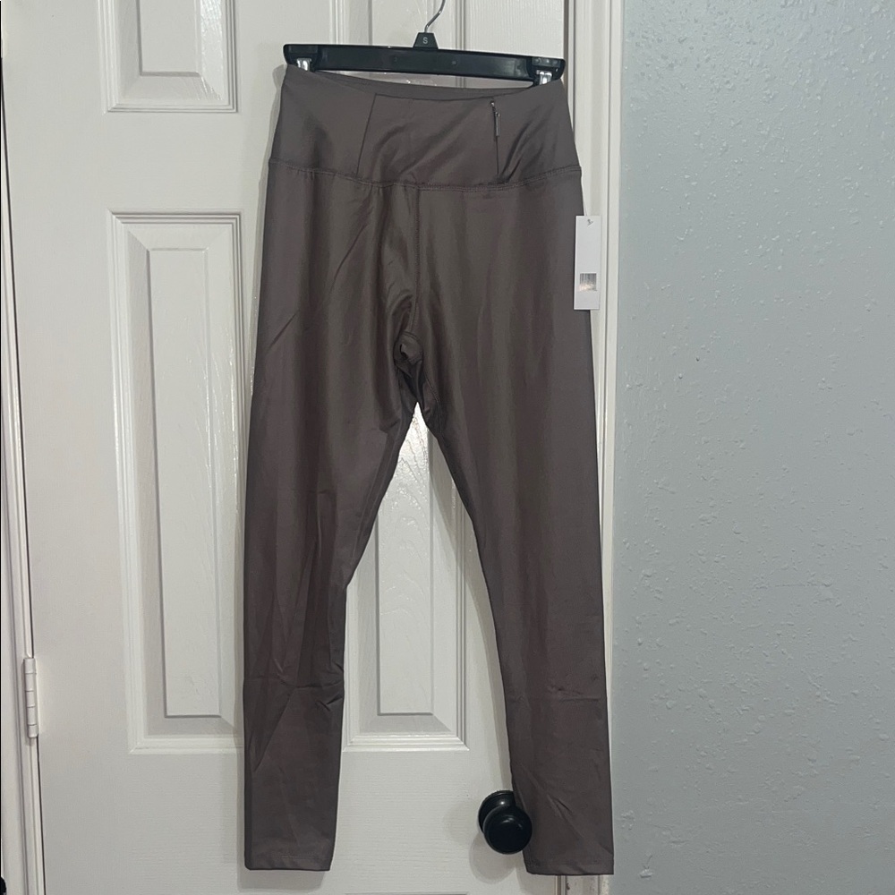 NWT Tahari Sport Mauve Leggings- Size Small